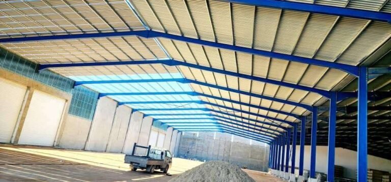 هنجر حديدي معزول ضد الحرارة في الرياض